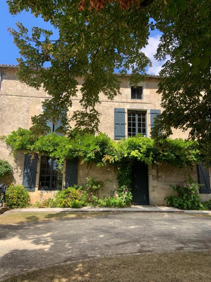 Bed and Breakfast Le Petit Manoir à Brux Extérieur photo